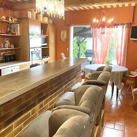 Villa Charmante A Avec Piscine Nalliers (Vendee)