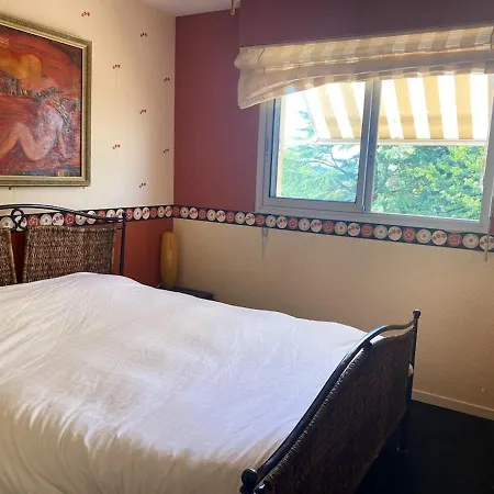 Villa Charmante A Avec Piscine Nalliers (Vendee)