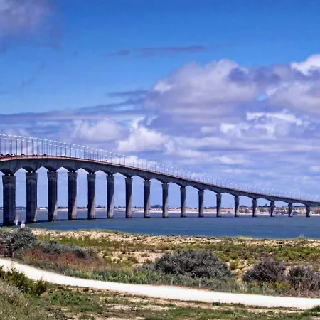 Charmante A Avec Piscine Nalliers (Vendee)