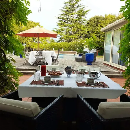 Charmante A Avec Piscine Villa