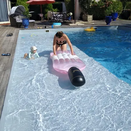 Charmante A Avec Piscine * Nalliers (Vendee)