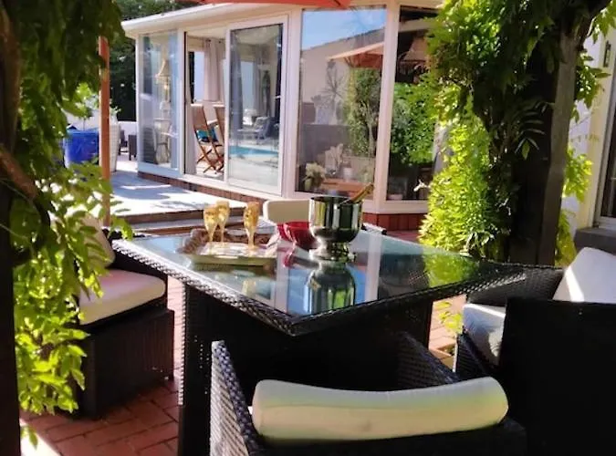 Charmante A Avec Piscine Nalliers (Vendee)